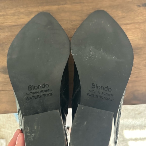 Blondo Black Leather Croc Embossed Ankle Boots - Picture 8 of 8